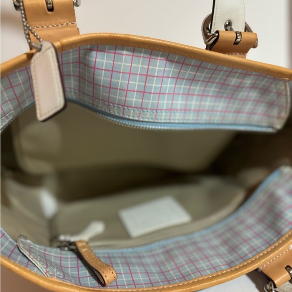 Coach vintage Canvas leather Stylish and Tan Women's Tote Bag - Picture 7 of 10